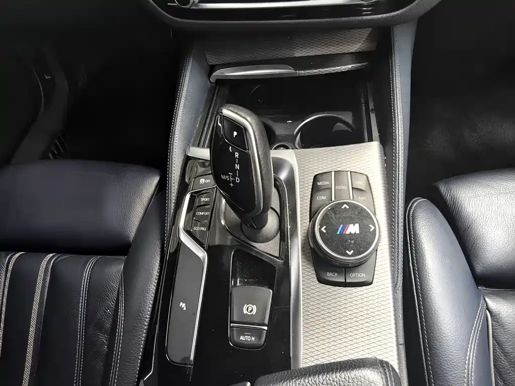 BMW 5 Series (Import) — миниатюра 9