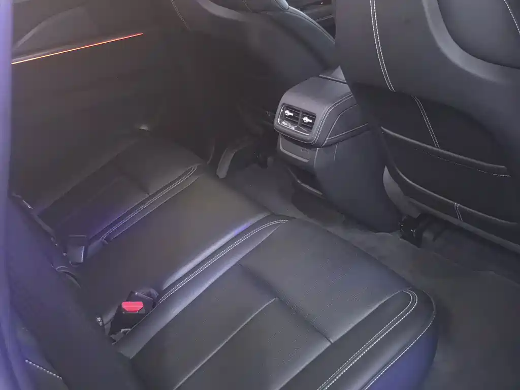 Cadillac XT5 — миниатюра 16