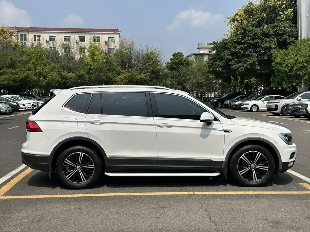 Volkswagen Tiguan L — миниатюра 5
