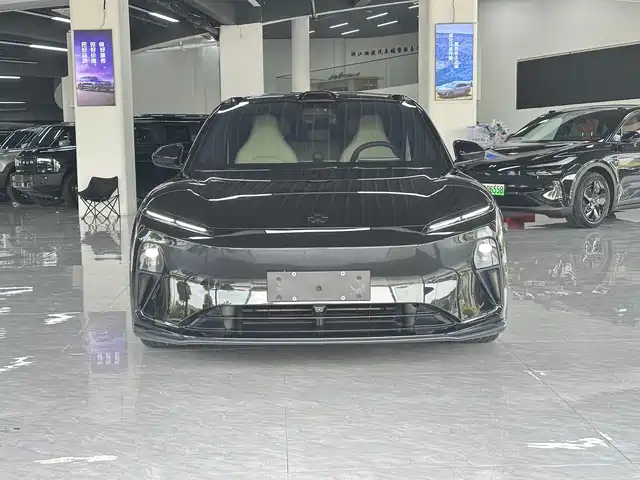 2025 Nio ET5