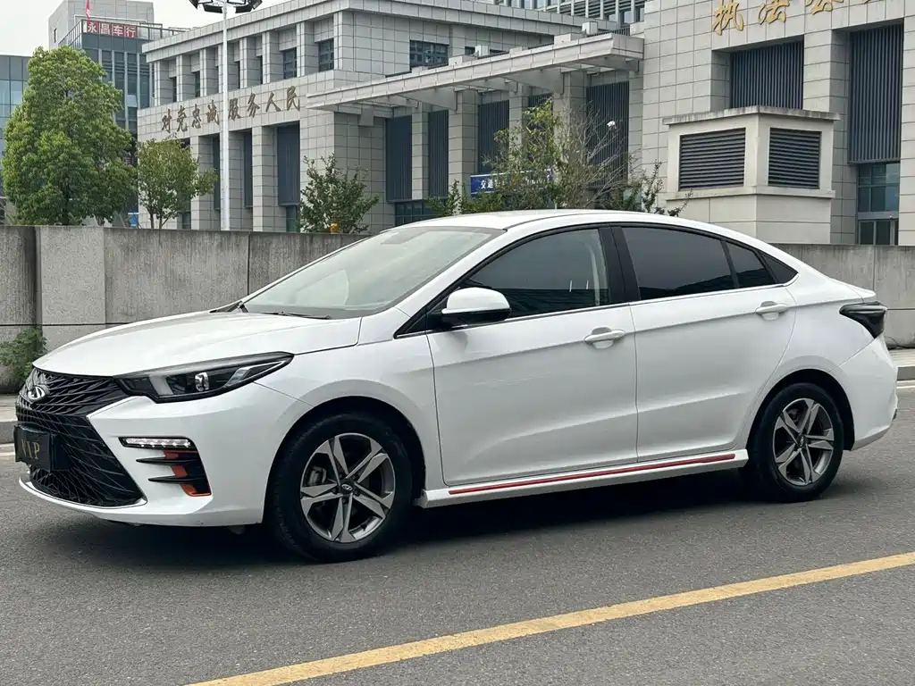 Chery Arrizo 5 PLUS — миниатюра 3
