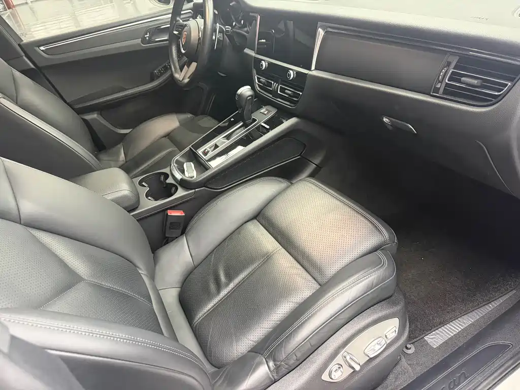Porsche Macan — миниатюра 12