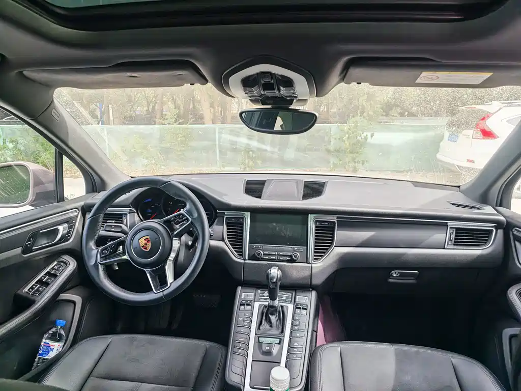 Porsche Macan — миниатюра 21
