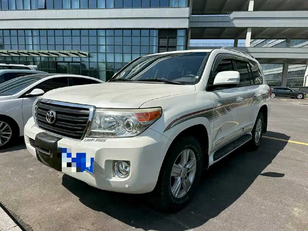 Toyota Land Cruiser 2013
