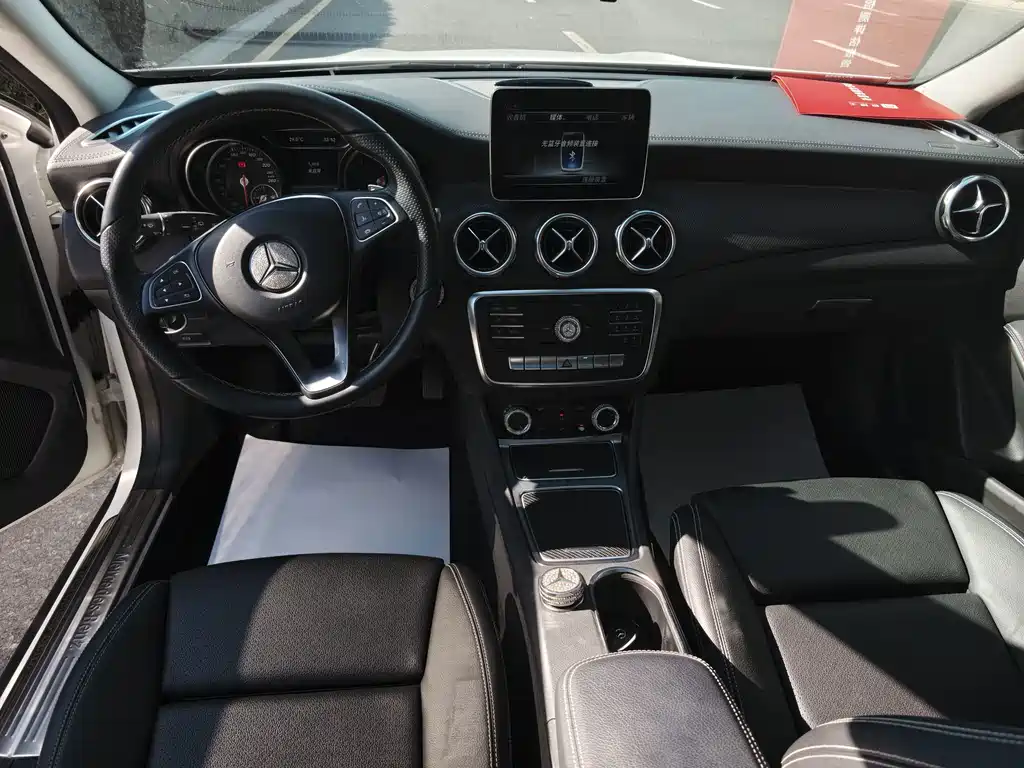 Mercedes-Benz GLA — миниатюра 11
