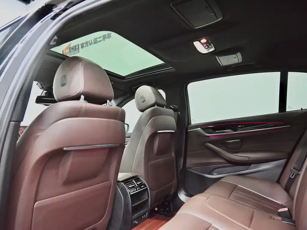 BMW 5 Series — миниатюра 14