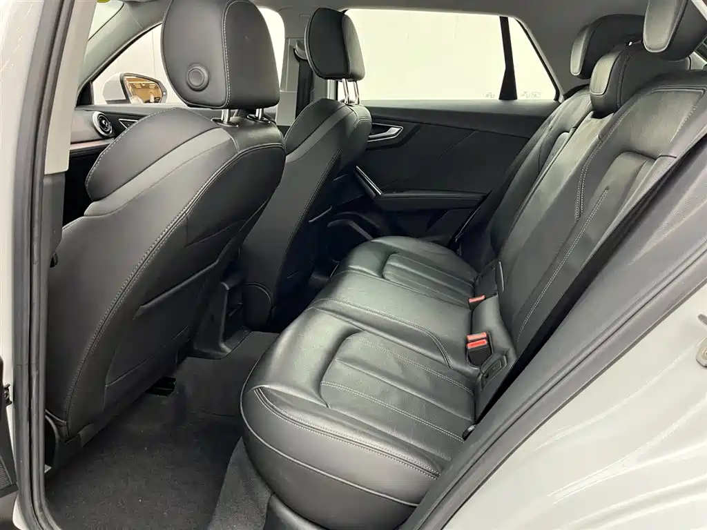 Audi Q2L 2022 35 TFSI Fashion