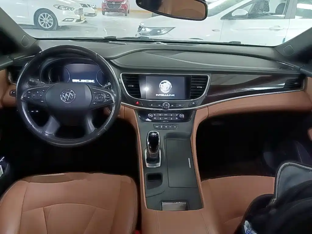 Buick LaCrosse — миниатюра 10