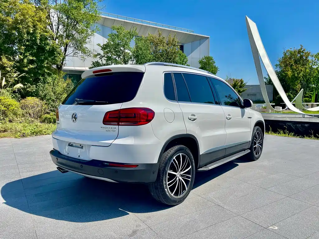 Volkswagen Tiguan — миниатюра 20