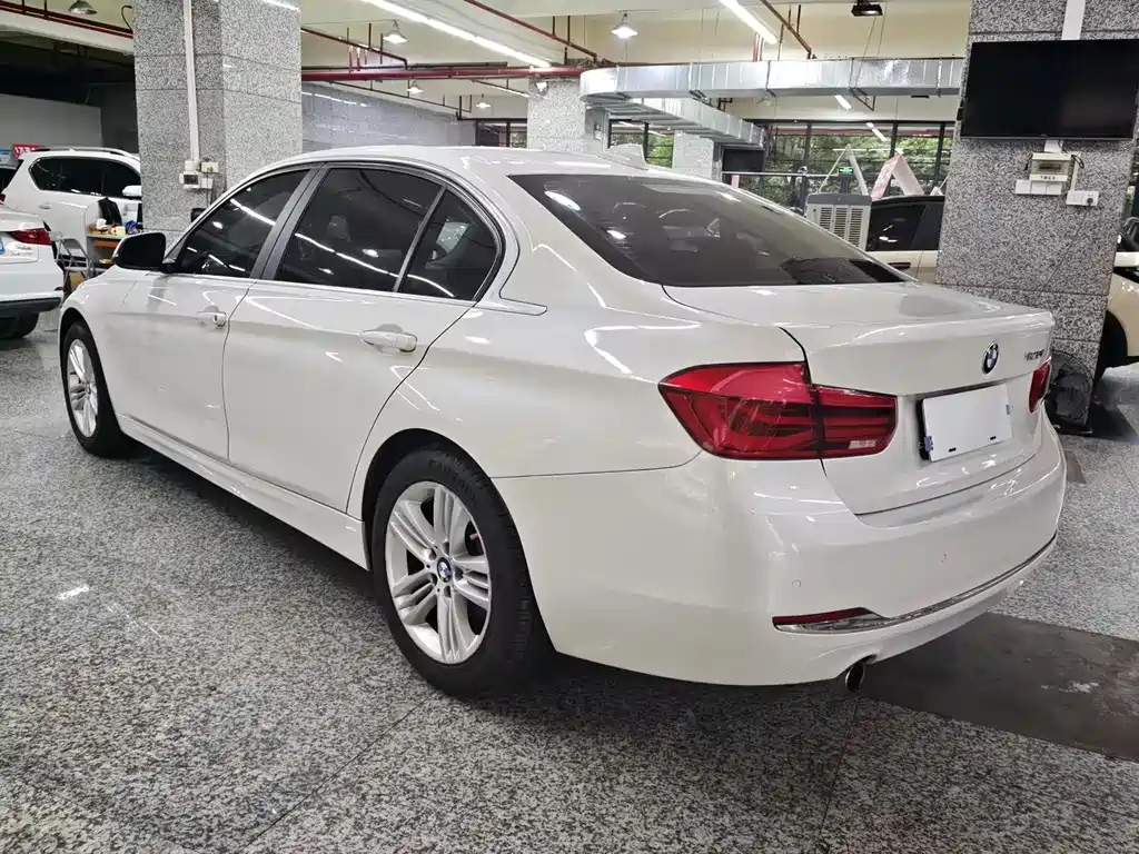 BMW 3 Series — миниатюра 14