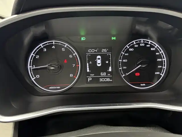 Geely Binyue — миниатюра 7