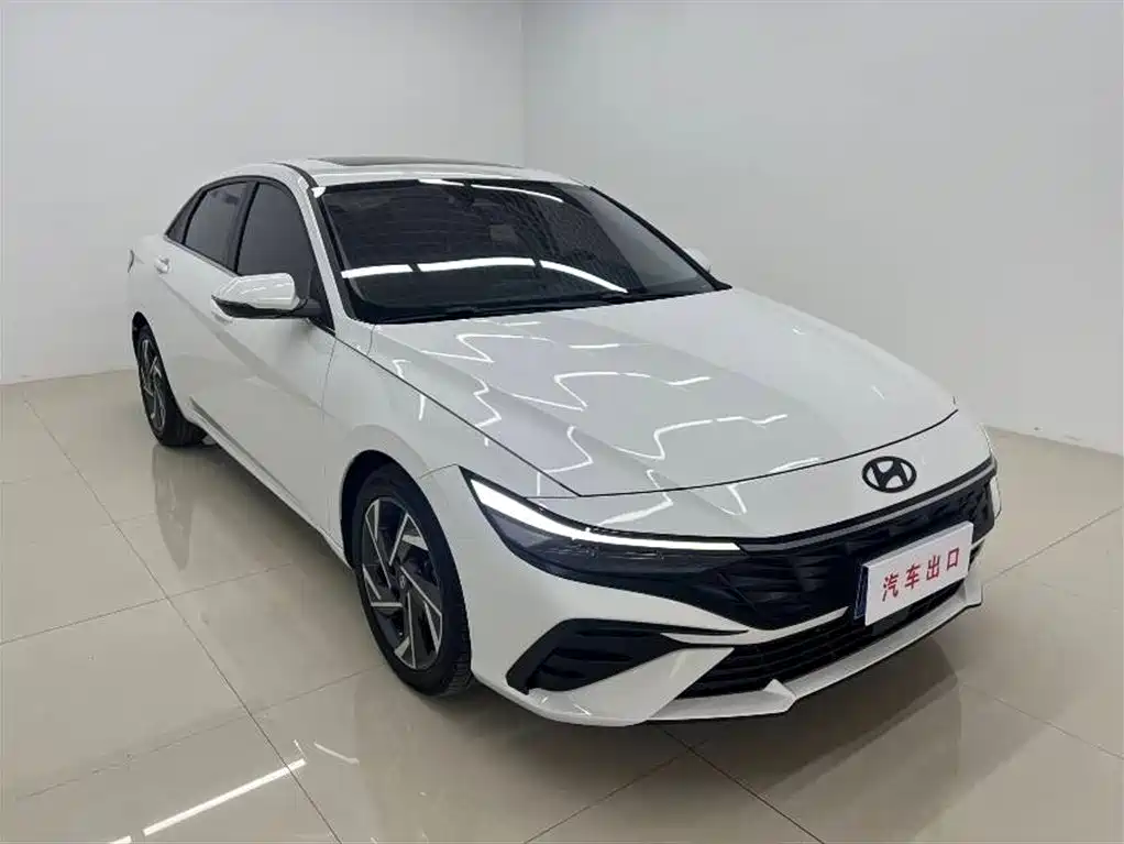 Hyundai Elantra 2023 1.5L CVT LUX Luxury