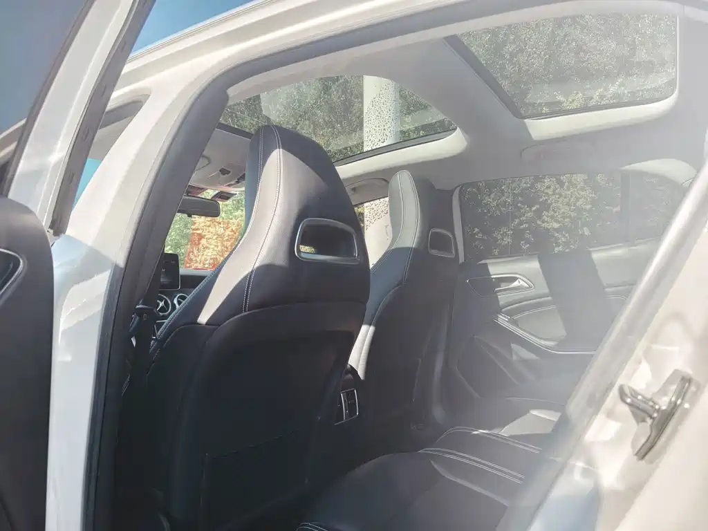 Mercedes-Benz GLA — миниатюра 10