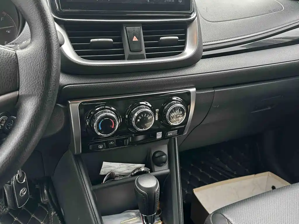 Toyota Yaris L — миниатюра 5