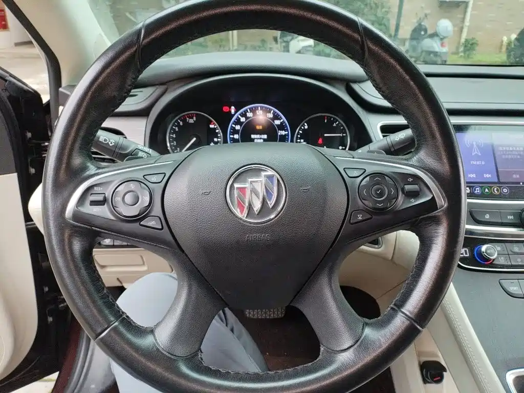 Buick LaCrosse — миниатюра 7
