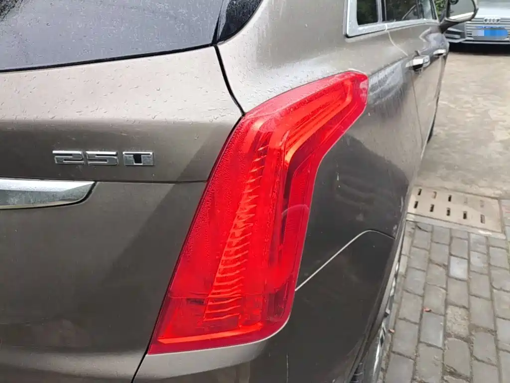 Cadillac XT5 — миниатюра 8