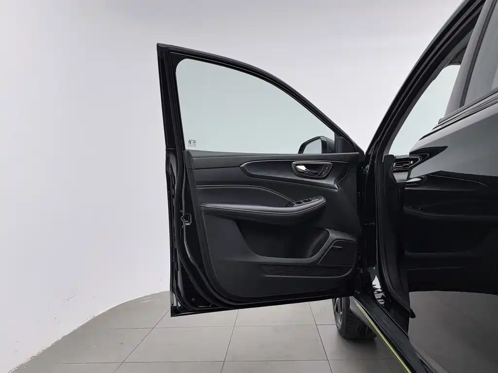 Roewe RX5 — миниатюра 8