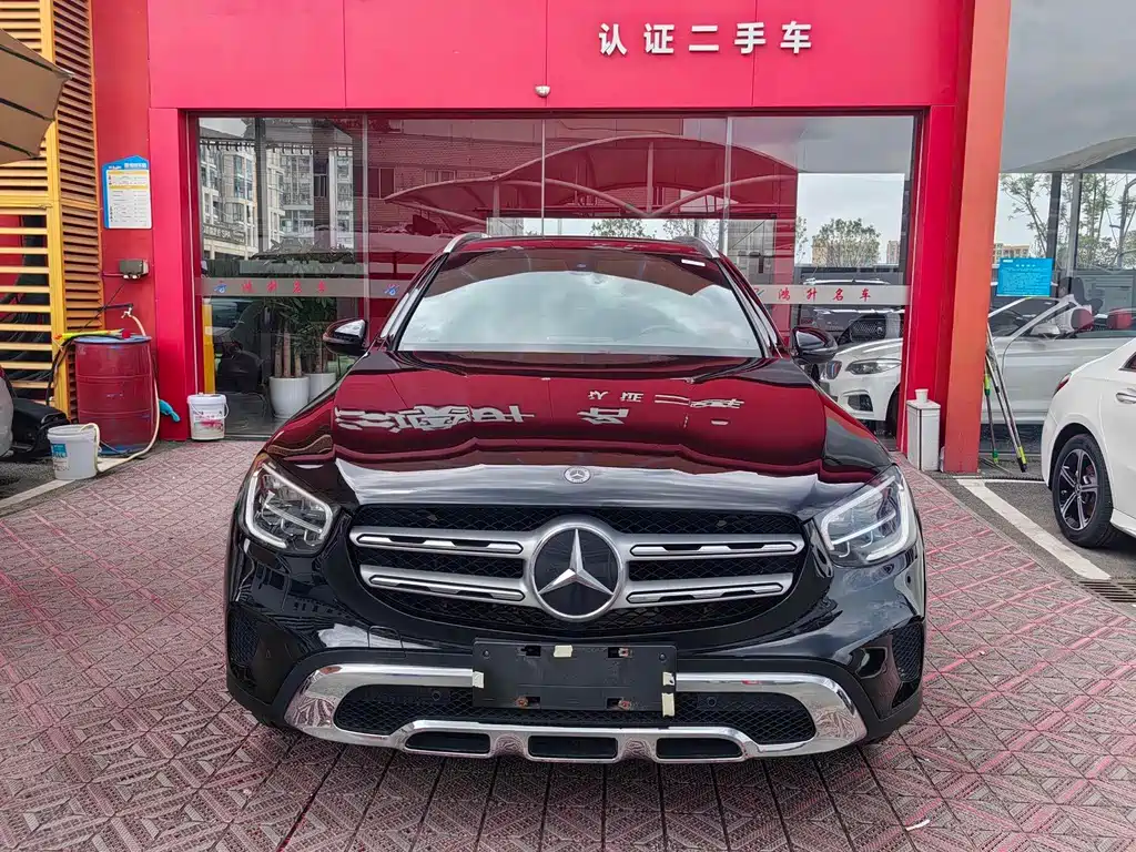 MERCEDES-BENZ GLC