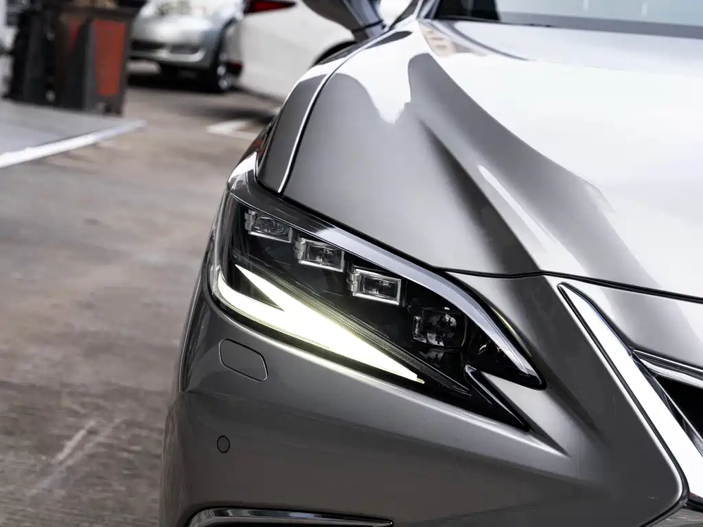 Lexus ES 2024 200