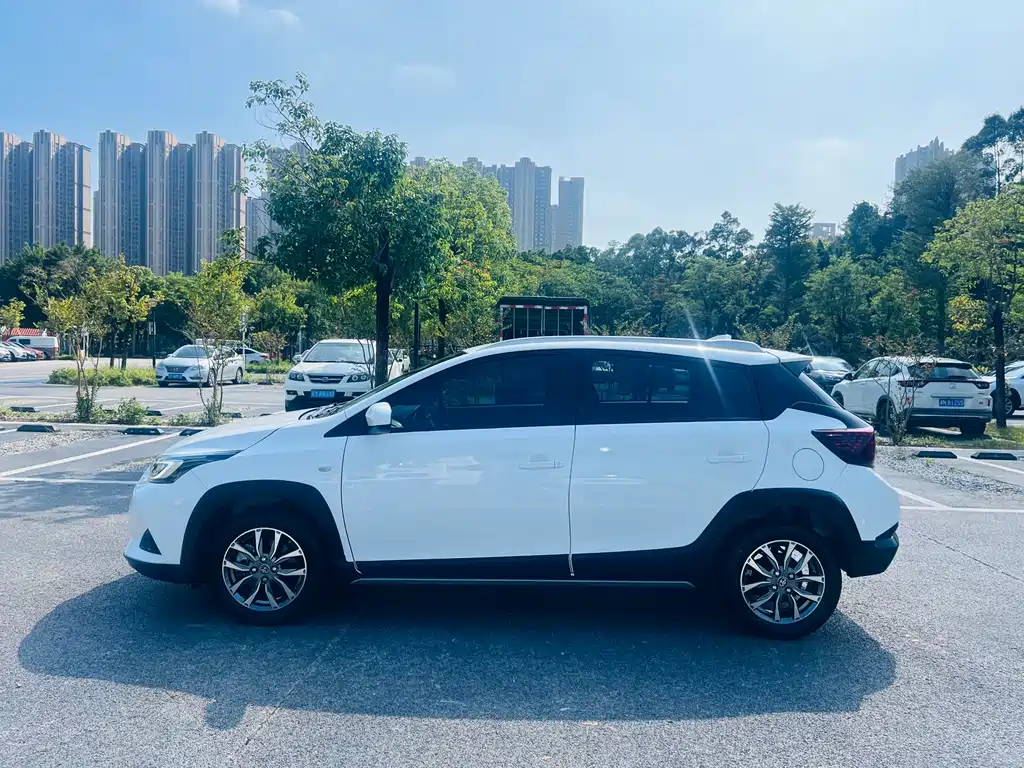 TOYOTA YARIS L ZHIXUAN