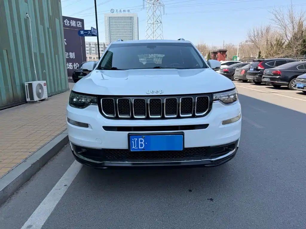 Jeep Commander — миниатюра 2
