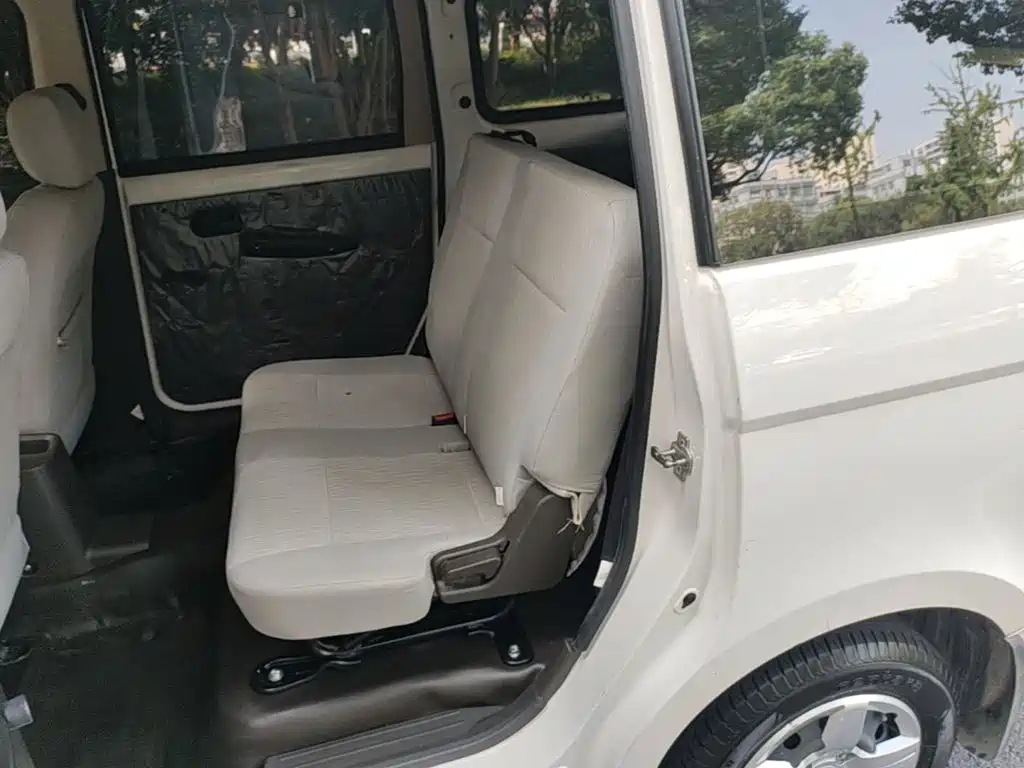 Wuling Hongguang — миниатюра 17