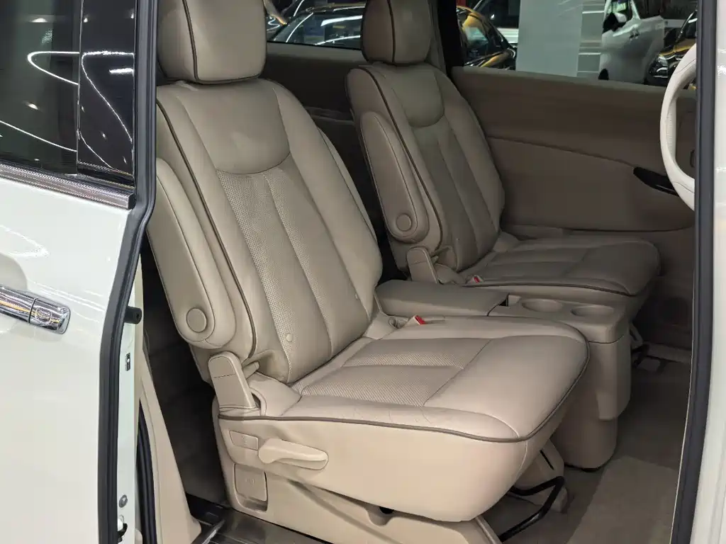 Nissan Quest — миниатюра 11