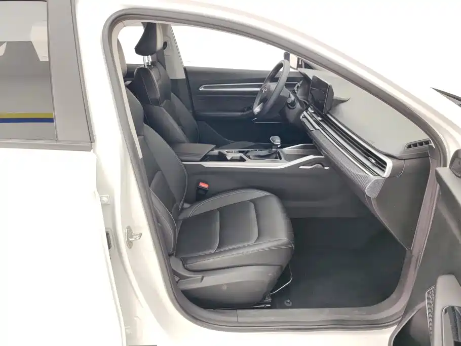 Geely Emgrand — миниатюра 8