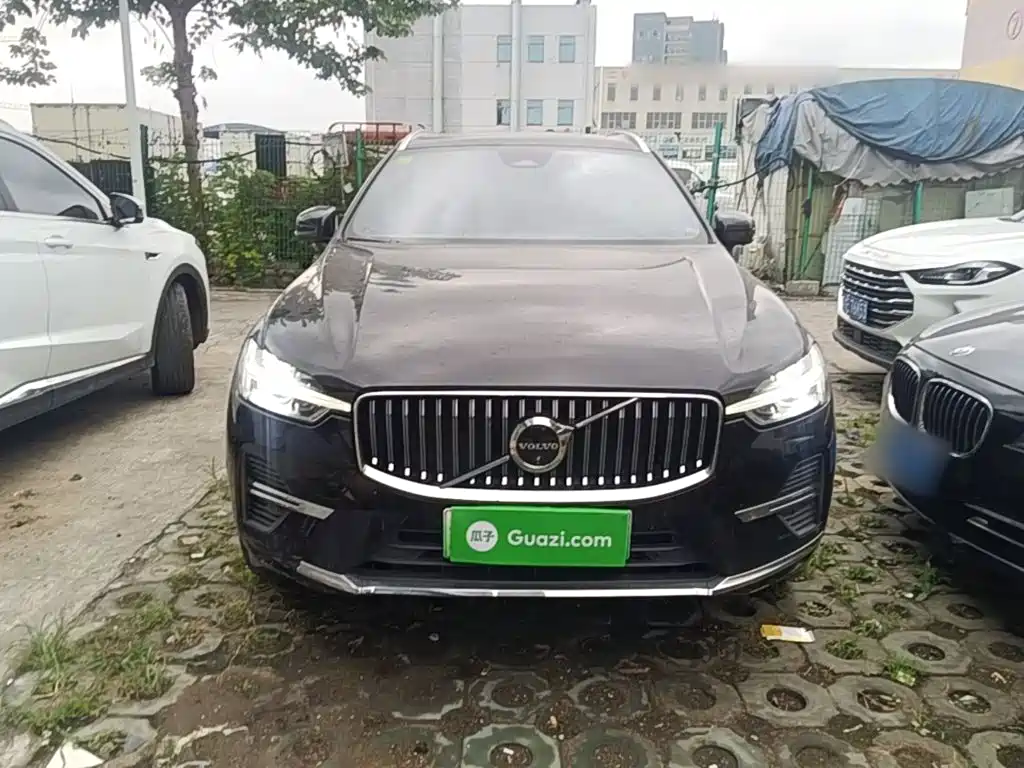 Volvo XC60 PHEV — миниатюра 3