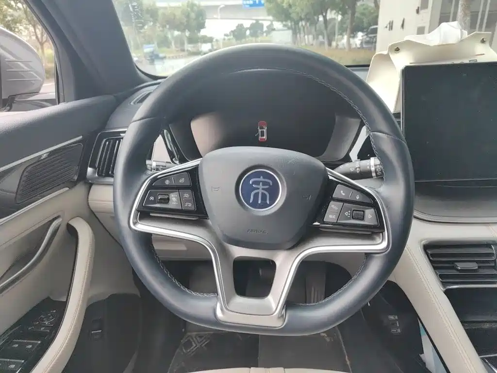 BYD PLUS New Energy — миниатюра 11