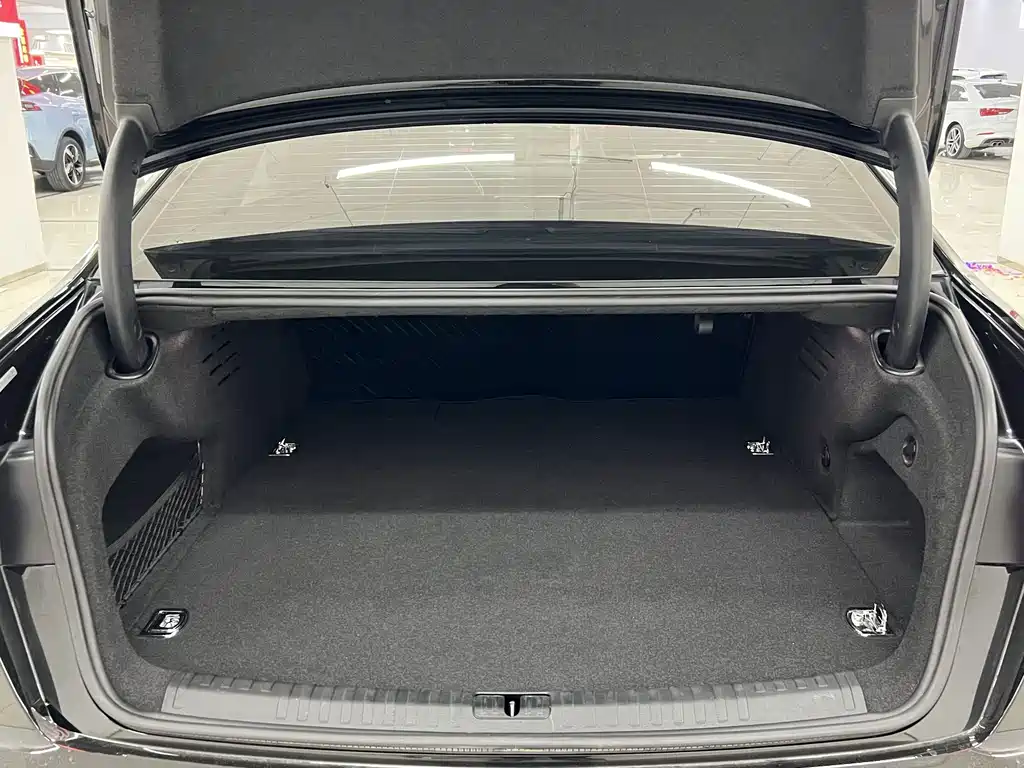 Audi A6L New Energy — миниатюра 16