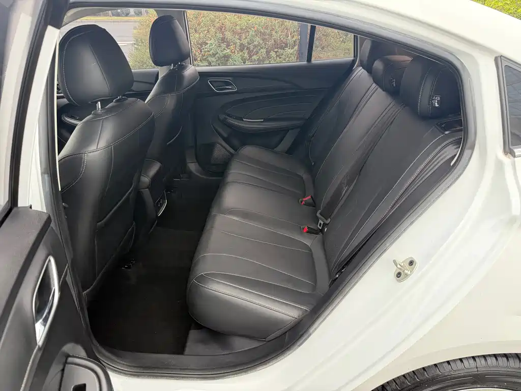 Roewe i5 — миниатюра 14