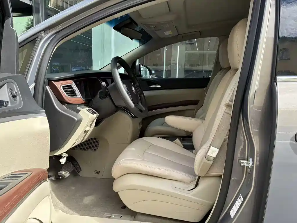 Buick GL8 — миниатюра 4