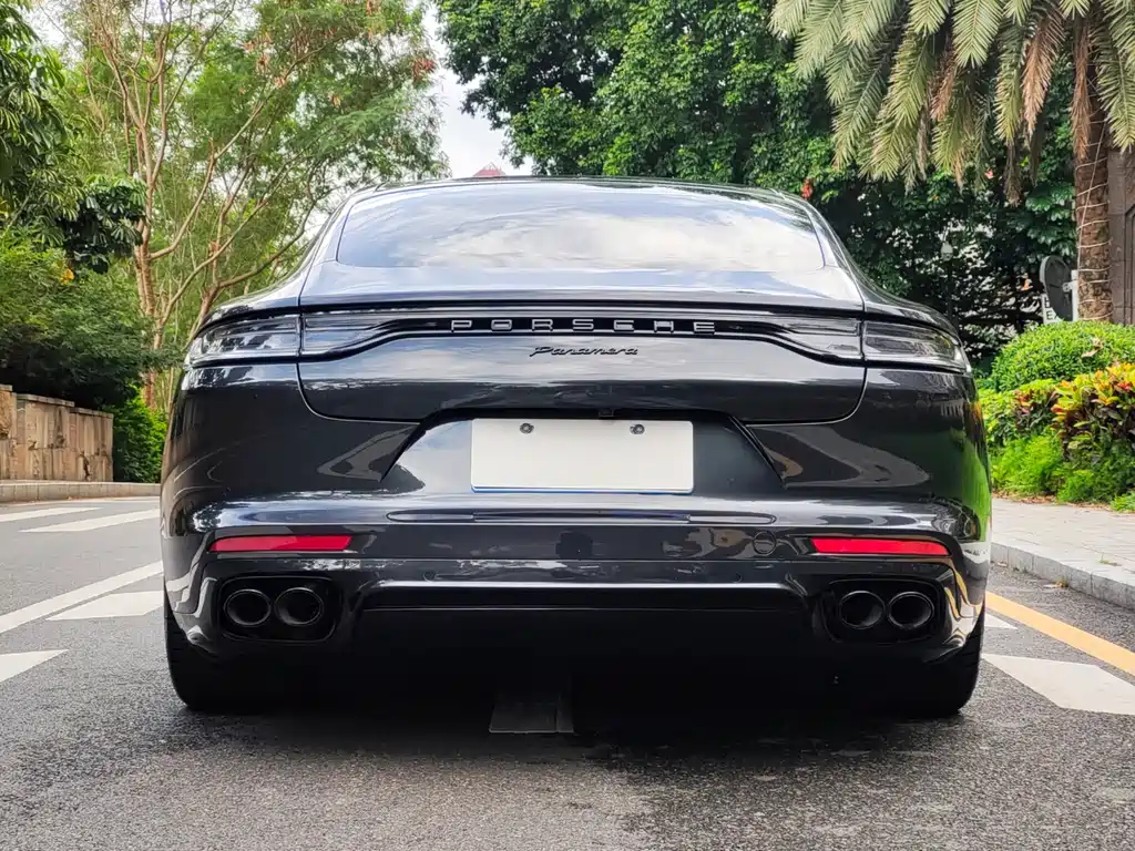 PORSCHE PANAMERA