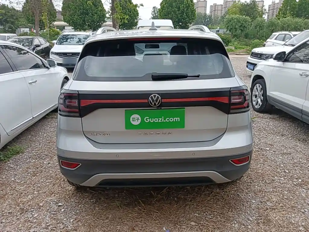 Volkswagen Tacqua 2020 1.5L AT
