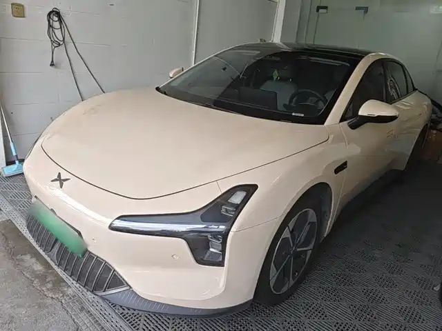 2025 Xpeng Mona M03