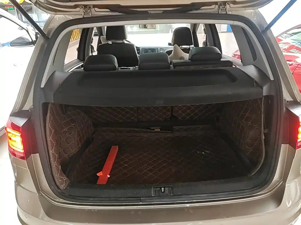 Volkswagen Golf Sportsvan — миниатюра 19