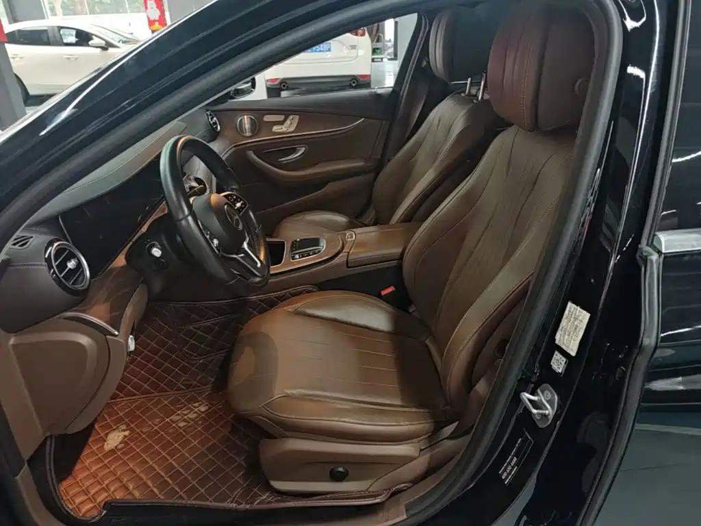 Mercedes-Benz E-Class — миниатюра 15