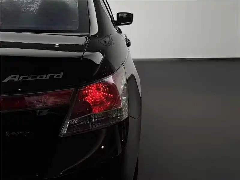Honda Accord — миниатюра 23
