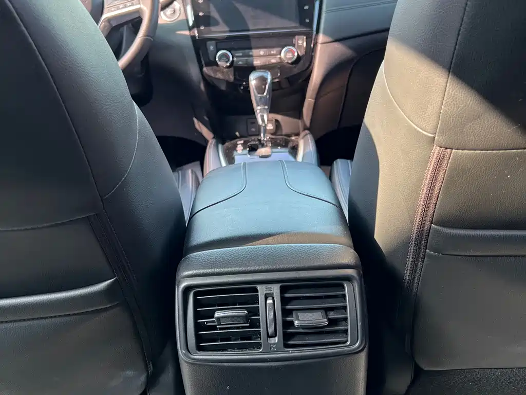 Nissan X-Trail — миниатюра 11