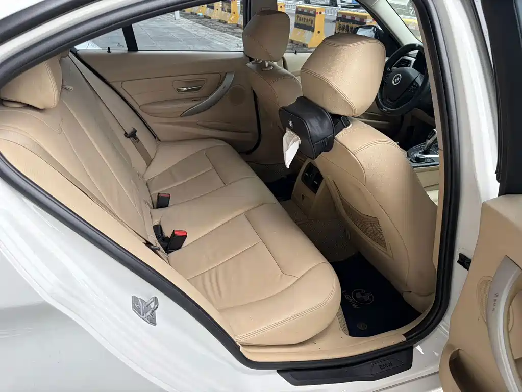 BMW 3 Series — миниатюра 11
