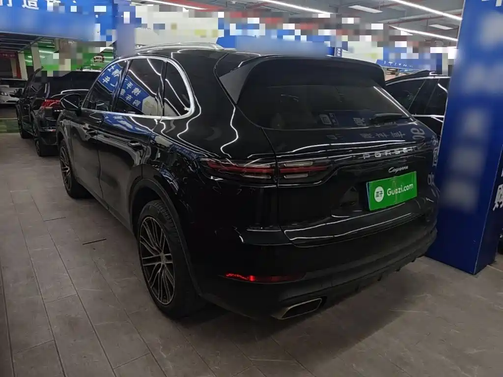 Porsche Cayenne — миниатюра 5