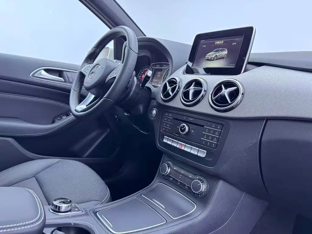 Mercedes-Benz B-Class — миниатюра 8