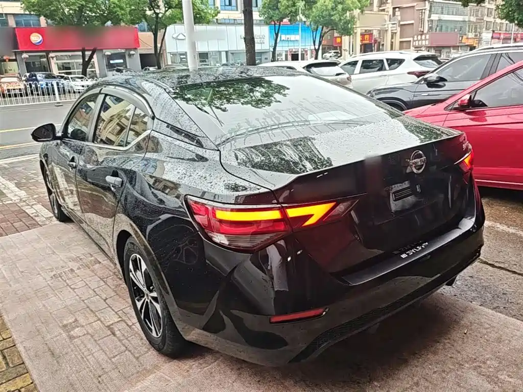 Nissan Sylphy 2021 1.6L XL CVT Enjoy