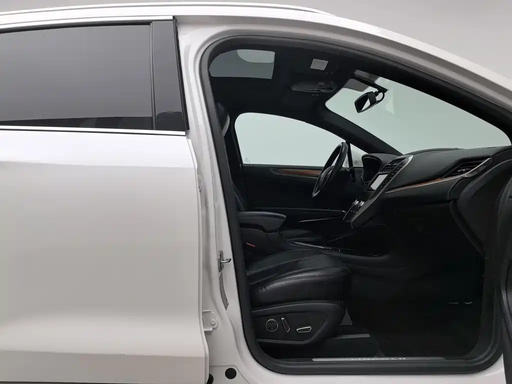 Lincoln MKC — миниатюра 23