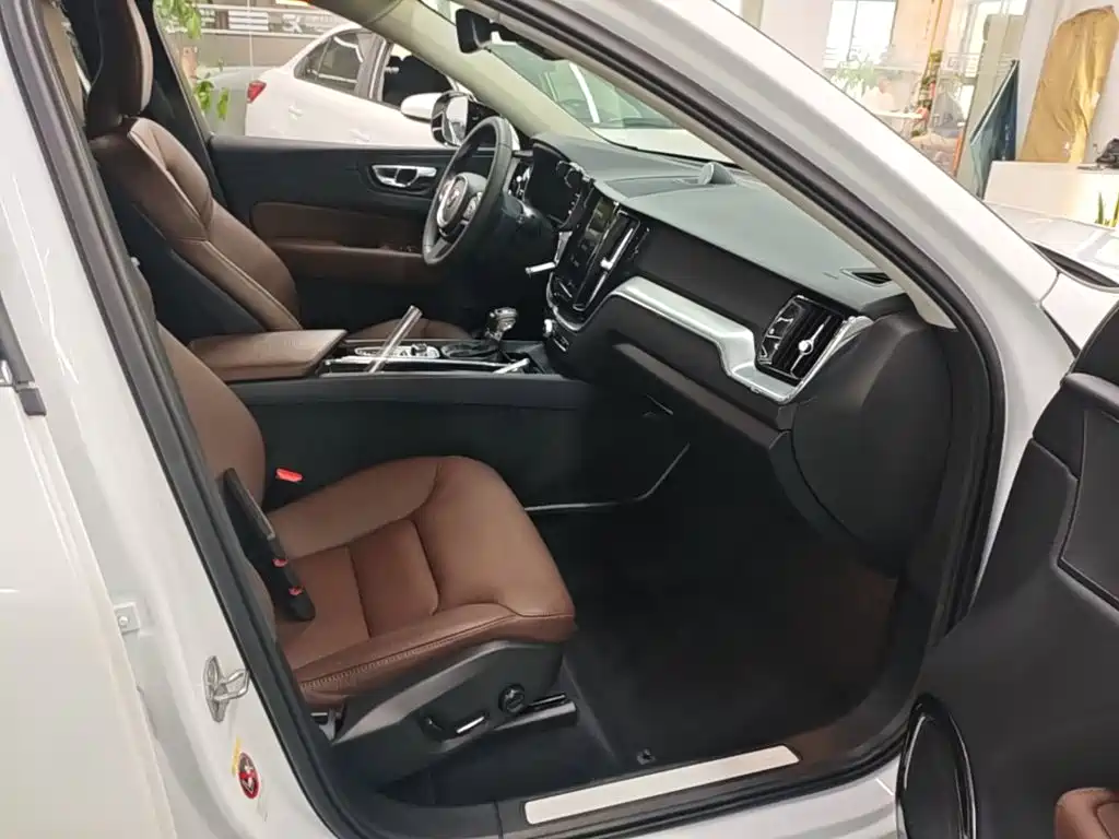 Volvo XC60 — миниатюра 25