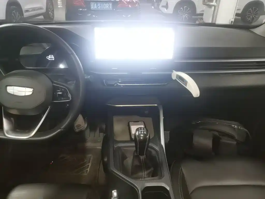 Geely Emgrand — миниатюра 9