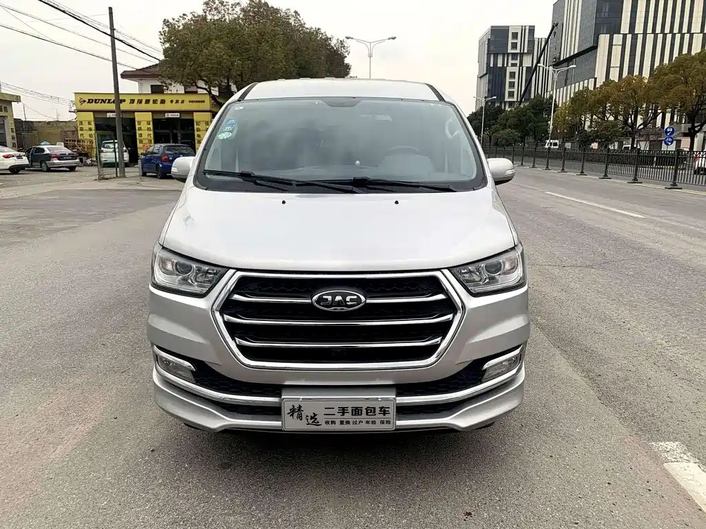 JAC M4 2016 2.0L MT Luxury