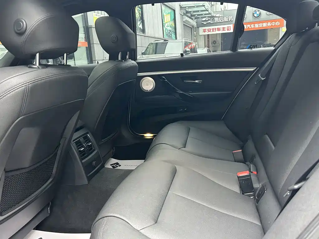 BMW 3 Series — миниатюра 8