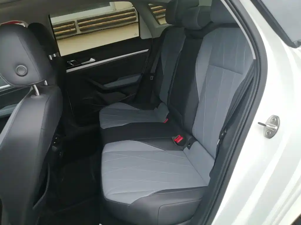 Volkswagen Lavida — миниатюра 17